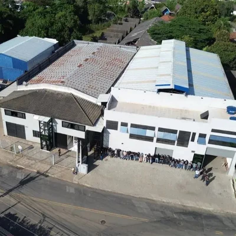Vista aérea da fábrica e do galpão em Atibaia/SP
